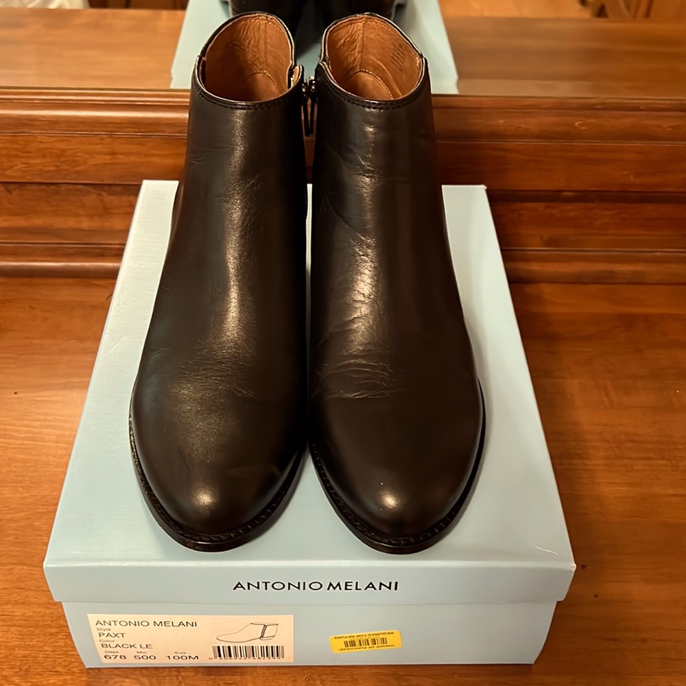 Antonio Melani NWOT ankle leather boots